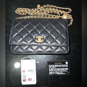 Chanel wallet on chain Pearl crush